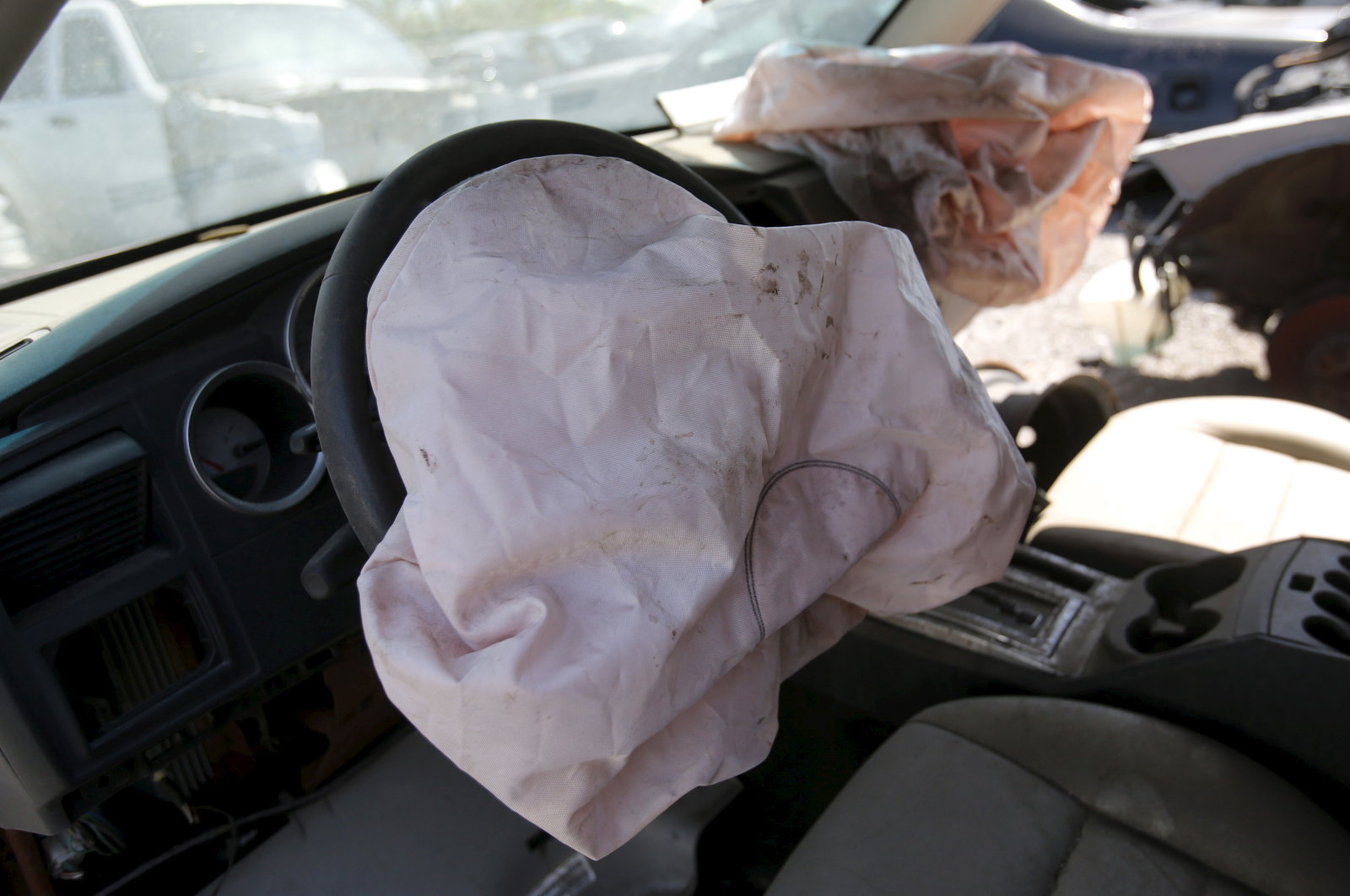 Serious Airbag issue might cost $1 billion